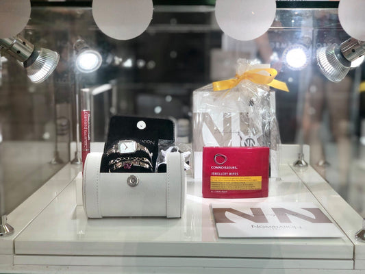 Why Is It Important to Keep Your Jewellery Clean?