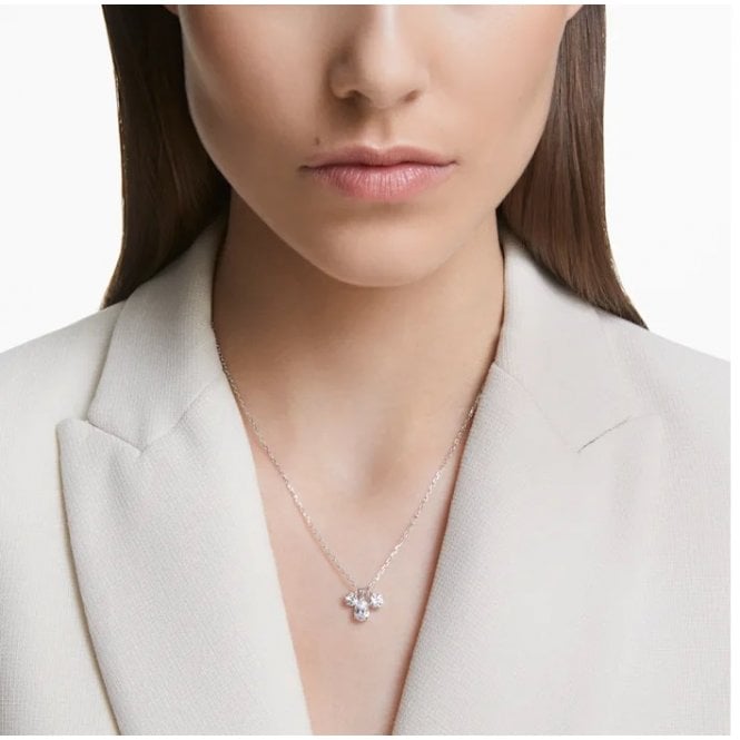 Mesmera Cluster White Crystal Pendant Necklace in Rhodium Silver