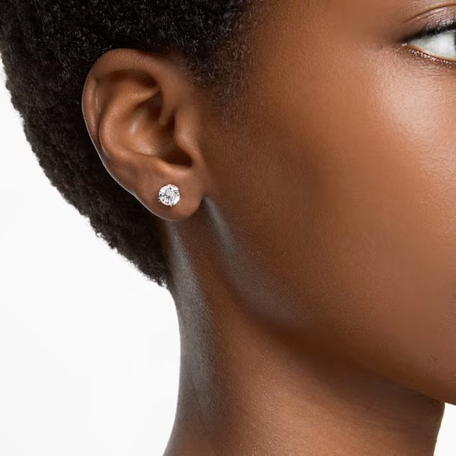Stilla Stud Earrings with Round-Cut White Crystal in Gold