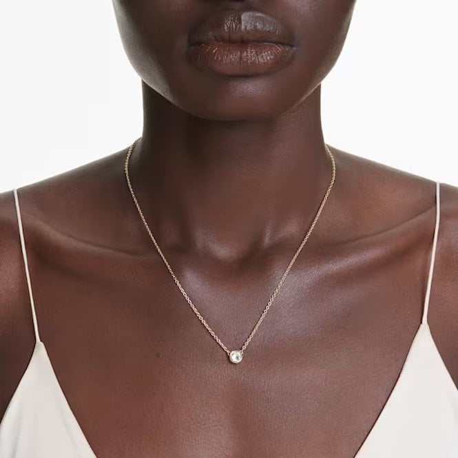 Imber Pendant Necklace with Round-Cut White Crystal in Gold