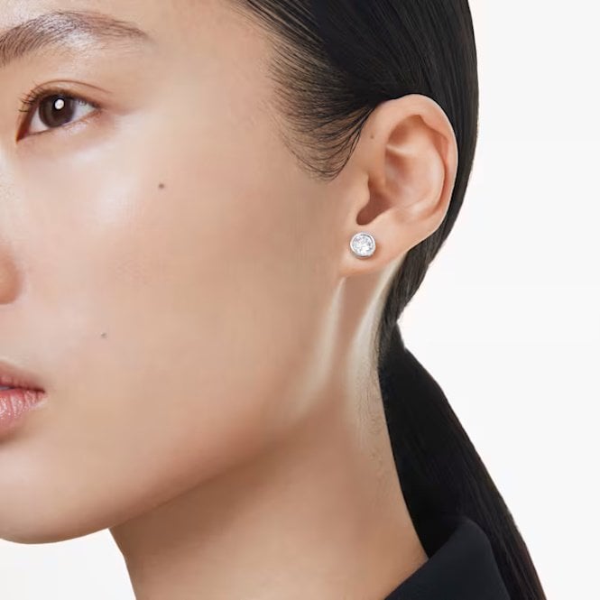Imber Stud Earrings with Round-Cut White Crystal in Rhodium Silver