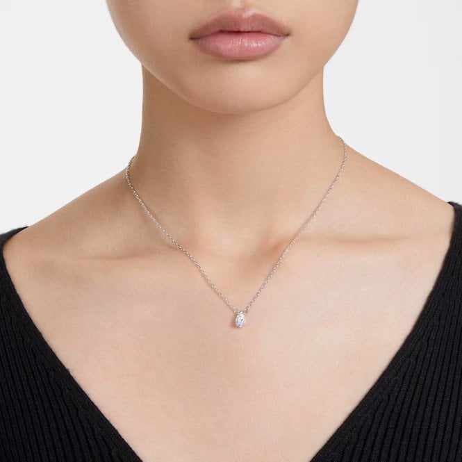 Stilla Pendant Necklace with Pear-Cut White Crystal in Rhodium Silver