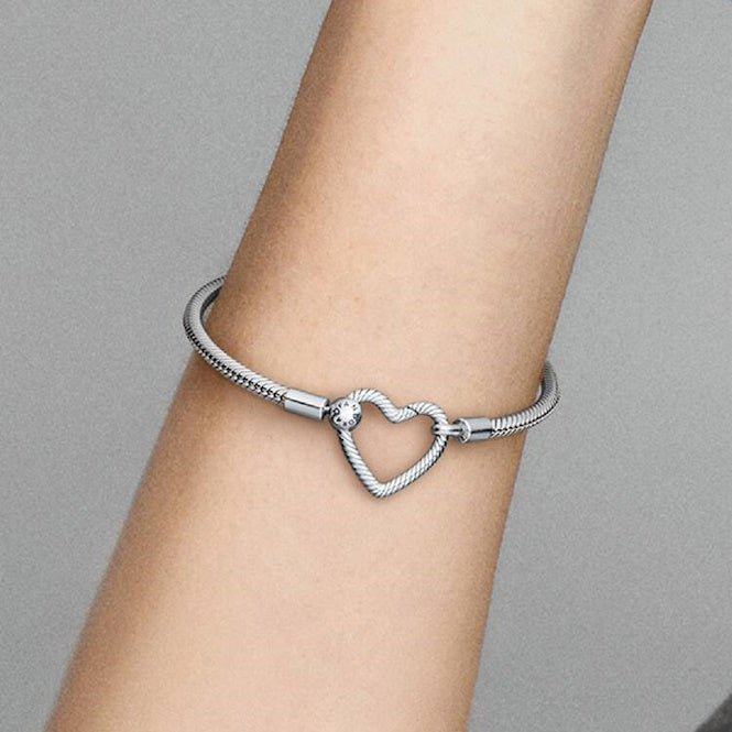 Pandora Moments Heart Closure Snake Chain Bracelet, 18cm, 599539C00-18