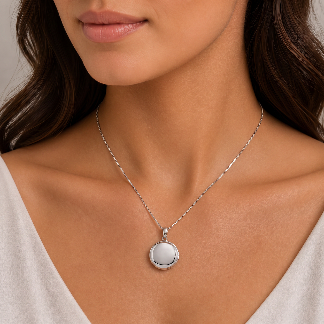 Silver Engravable Round Locket with Rhodium Finish