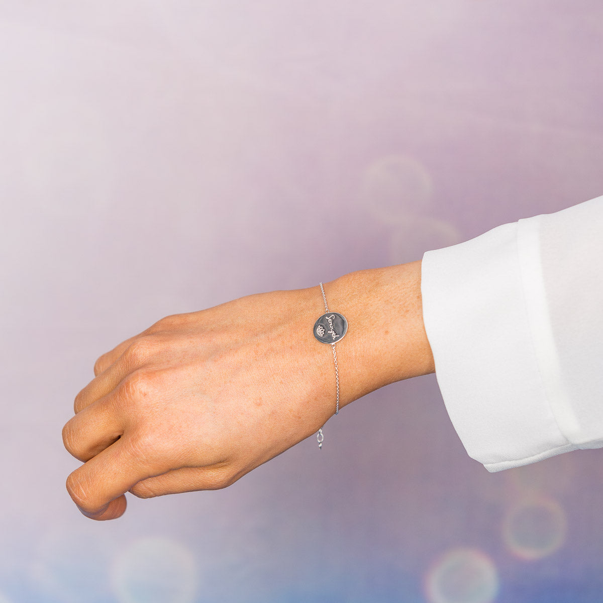 Mantra Jewellery Strength Disc Bracelet in Sterling Silver