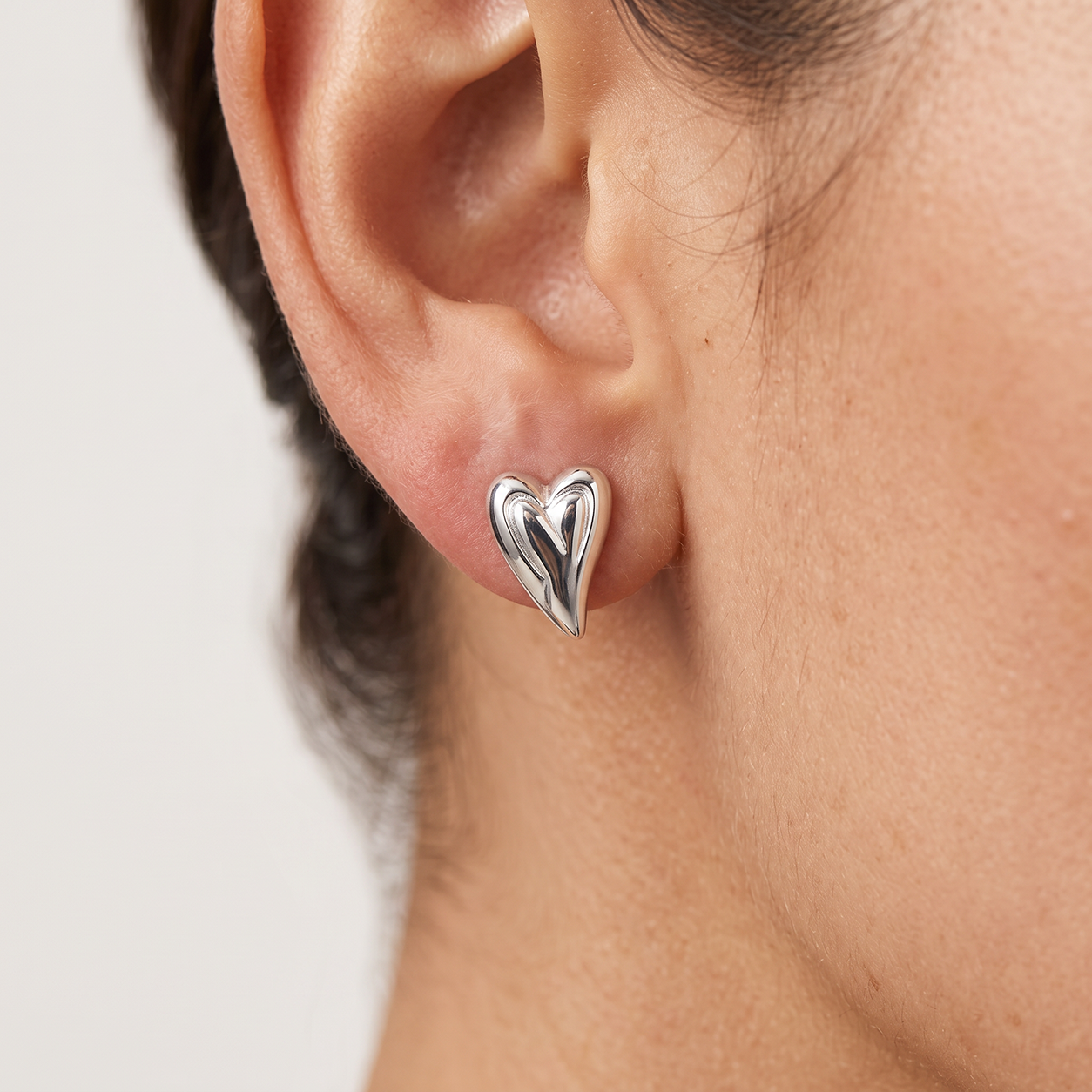 Grace & Co Silver Polished Slanted Heart Stud Earrings