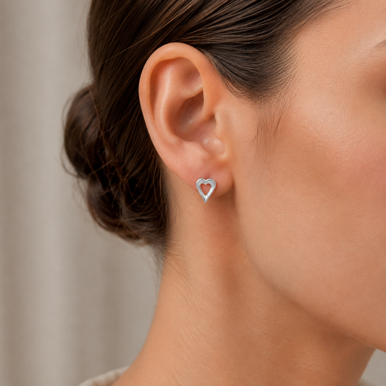 Grace & Co Silver Tailed Open Heart Stud Earrings