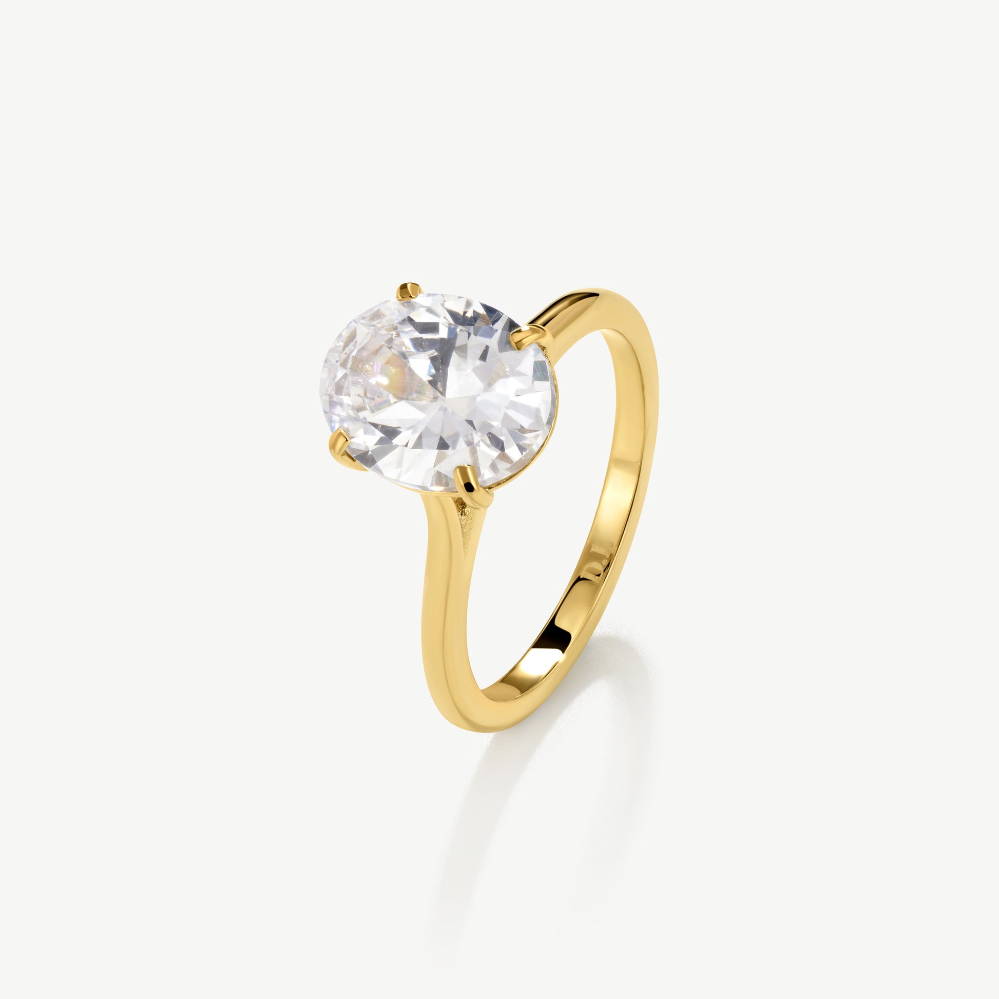 D.LOUISE Gold Oval Solitaire Travel Ring