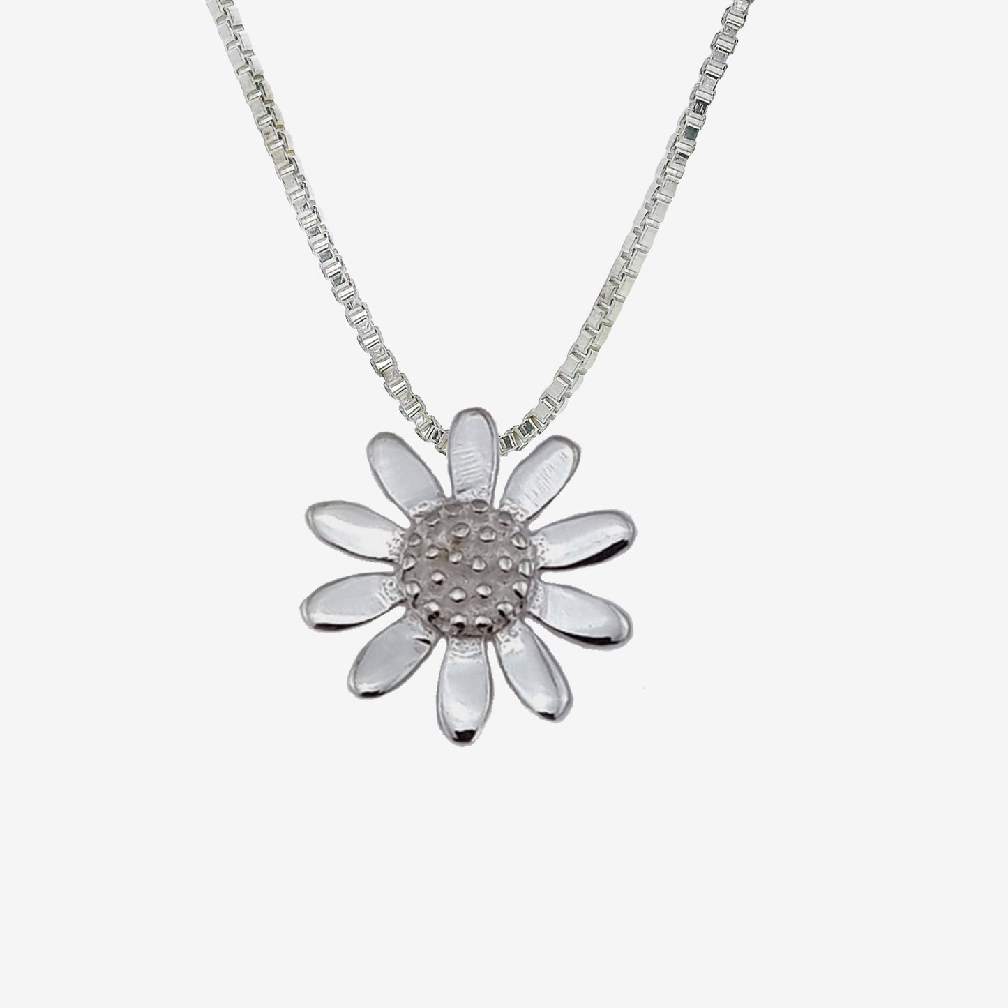 Silver Small Daisy Pendant Necklace